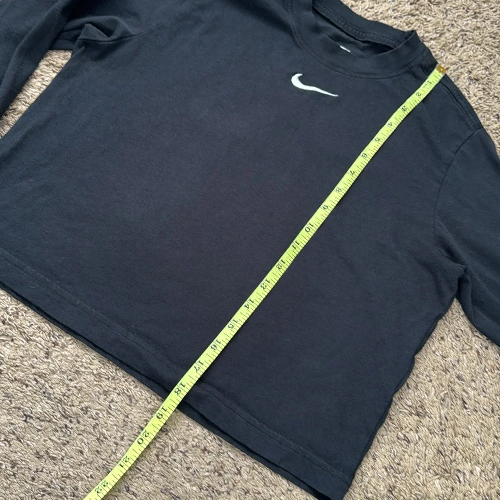 Nike Women’s Loose Fit Tee Size S